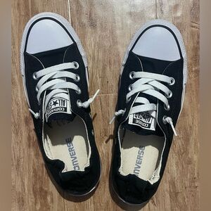 LIKE NEW: Women’s Black Shoreline Converse (6.5)